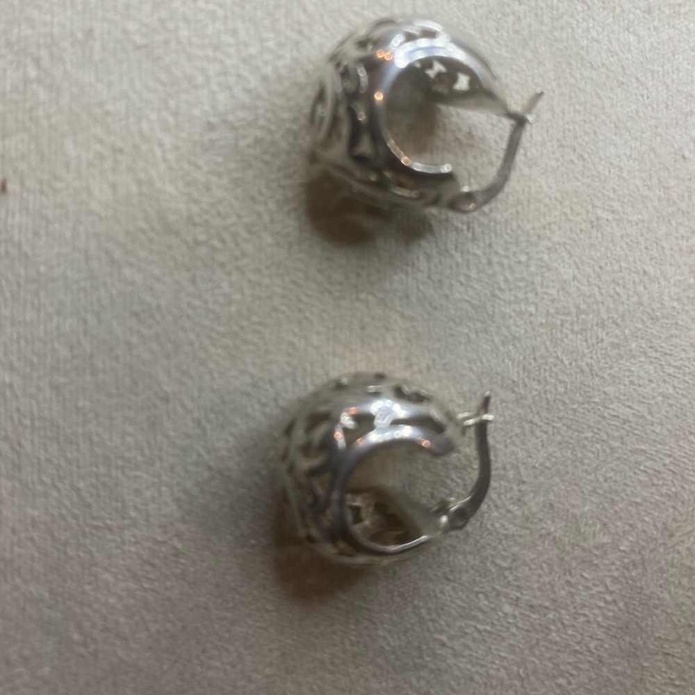 Elegant Sterling Silver Filigree Earrings - Picture 3 of 5